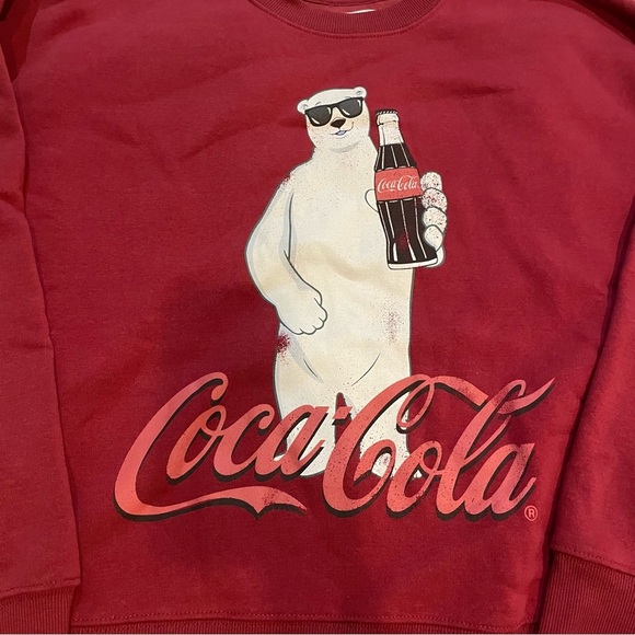 Coca Cola Red Sweatshirt Women’s Medium Polar Bear Graphic Cotton Blend Cozy - Picture 2 of 9